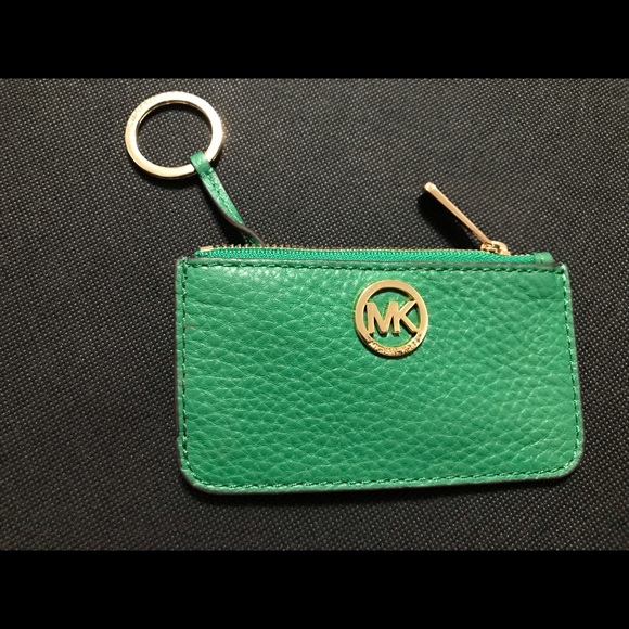 Small Micheal Kors coin purse. - Picture 2 of 6